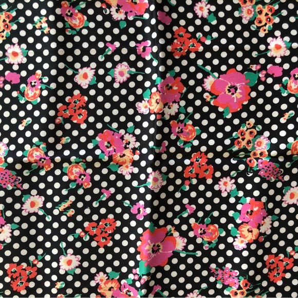 Silky scarf - Picture 2 of 5